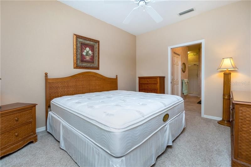 Недавно продано: $225,000 (2 спален, 2 ванн, 1364 Квадратных фут)