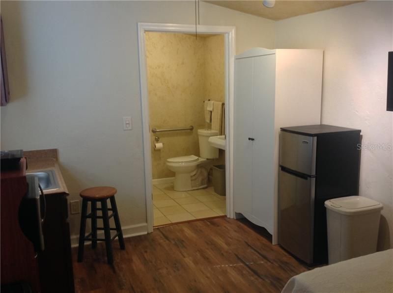 Recently Rented: $750 (1 beds, 1 baths, 220 Square Feet)