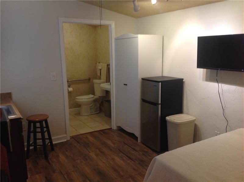 Recently Rented: $750 (1 beds, 1 baths, 220 Square Feet)