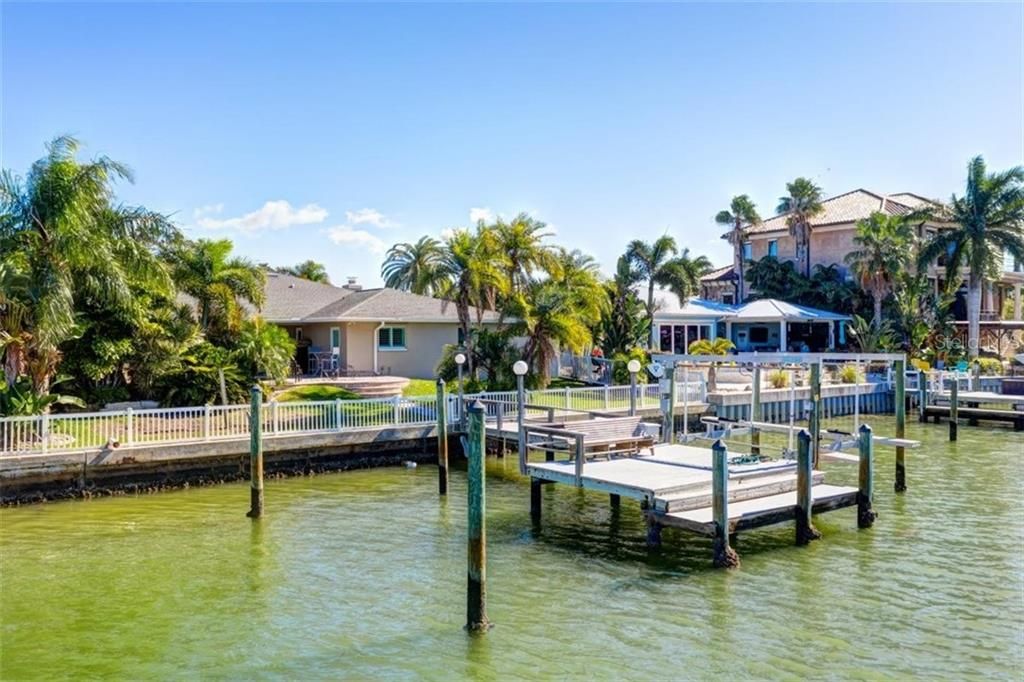 Recently Sold: $1,395,000 (4 beds, 2 baths, 2891 Square Feet)