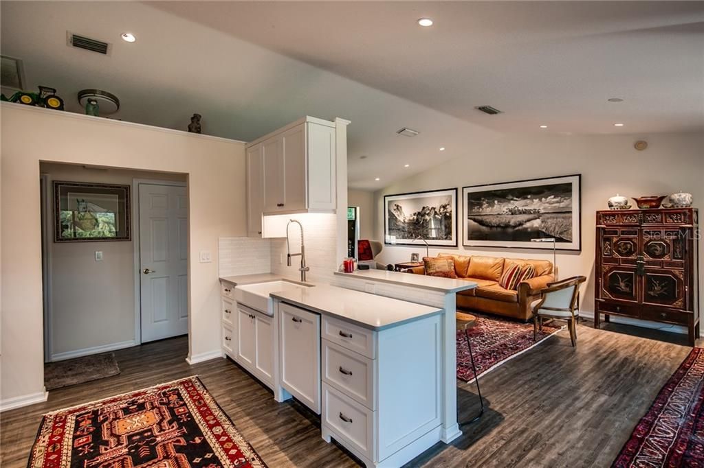 Recently Sold: $1,595,000 (3 beds, 2 baths, 1620 Square Feet)