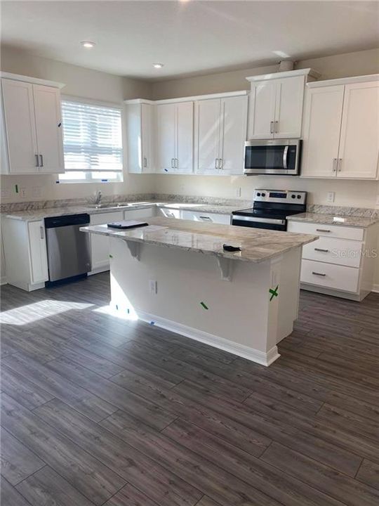 Recently Sold: $297,205 (3 beds, 2 baths, 1548 Square Feet)