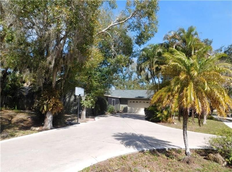 Recently Sold: $300,000 (3 beds, 2 baths, 1503 Square Feet)