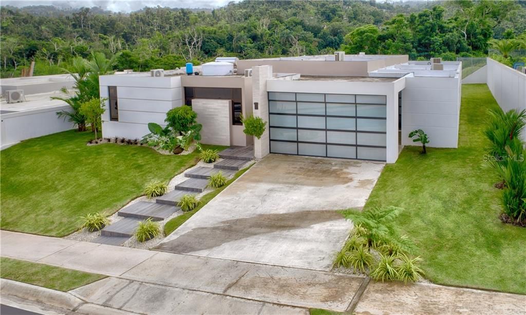 Vendido Recientemente: $1,400,000 (5 camas, 4 baños, 0 Pies cuadrados)