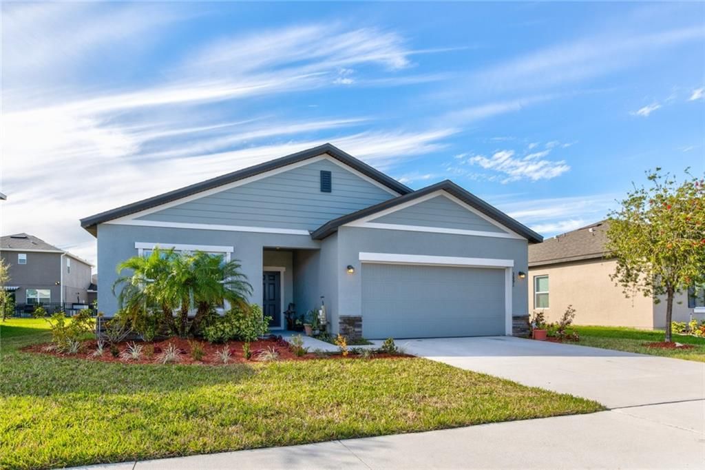 Recently Sold: $312,000 (4 beds, 2 baths, 1926 Square Feet)