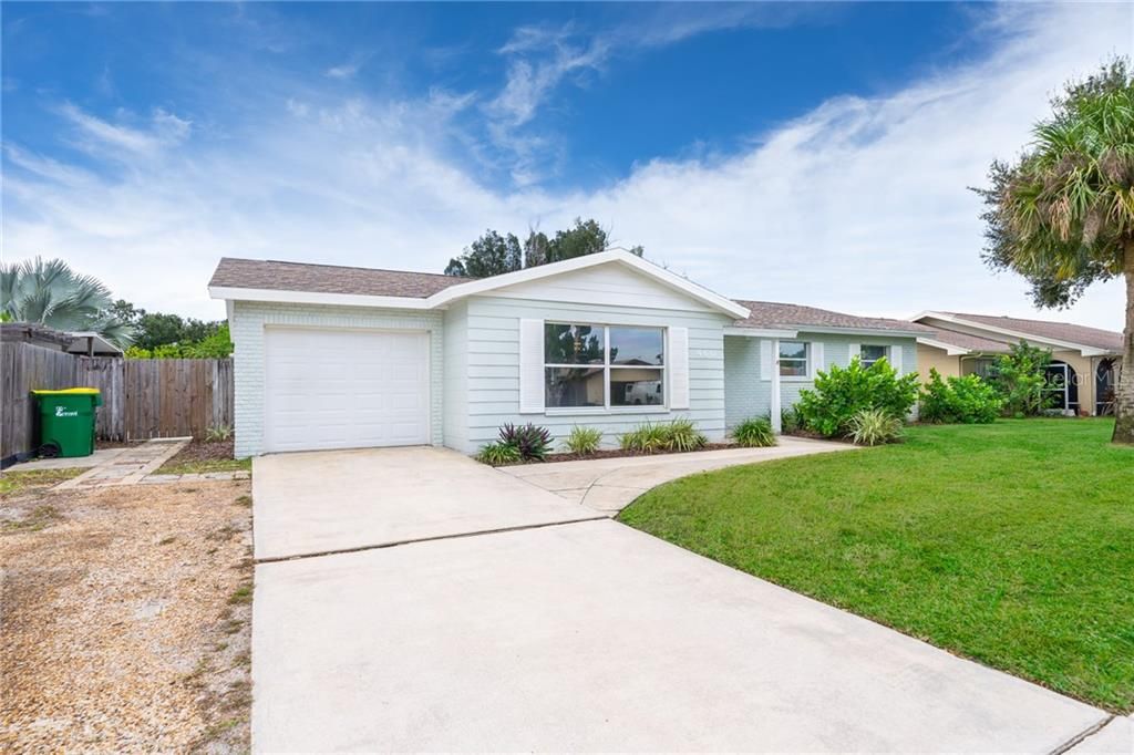 Recently Sold: $325,000 (3 beds, 2 baths, 1643 Square Feet)
