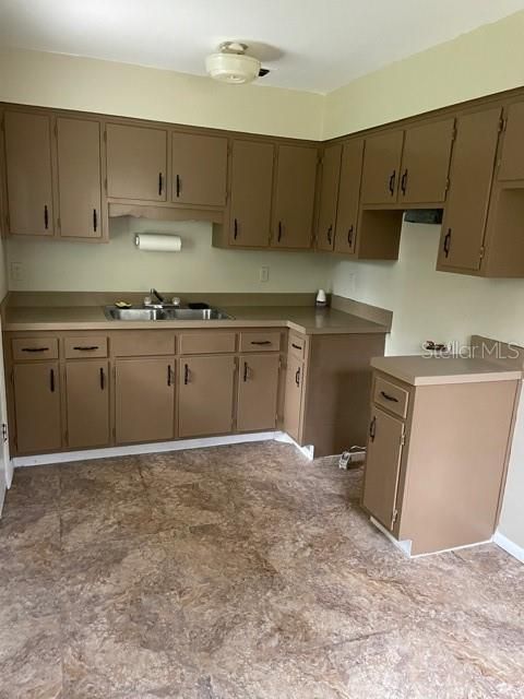 Recently Sold: $59,900 (1 beds, 1 baths, 660 Square Feet)