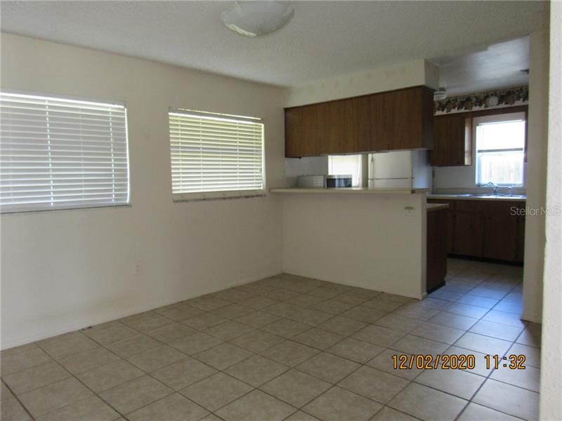 Recently Rented: $1,000 (3 beds, 1 baths, 1500 Square Feet)