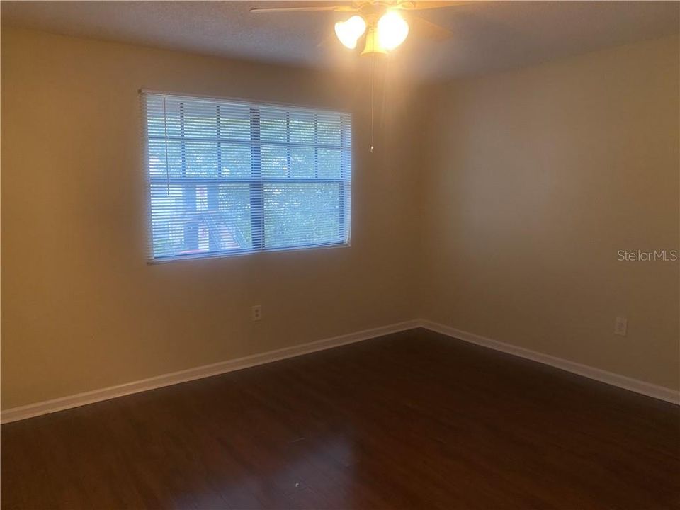 Recently Rented: $1,050 (2 beds, 1 baths, 899 Square Feet)