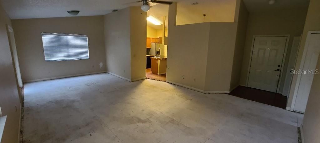 Vendido Recientemente: $165,000 (3 camas, 2 baños, 1293 Pies cuadrados)