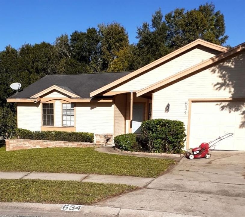 Recently Sold: $165,000 (3 beds, 2 baths, 1293 Square Feet)