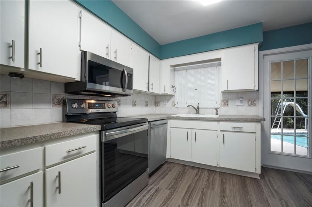 Recently Sold: $249,000 (3 beds, 2 baths, 1626 Square Feet)