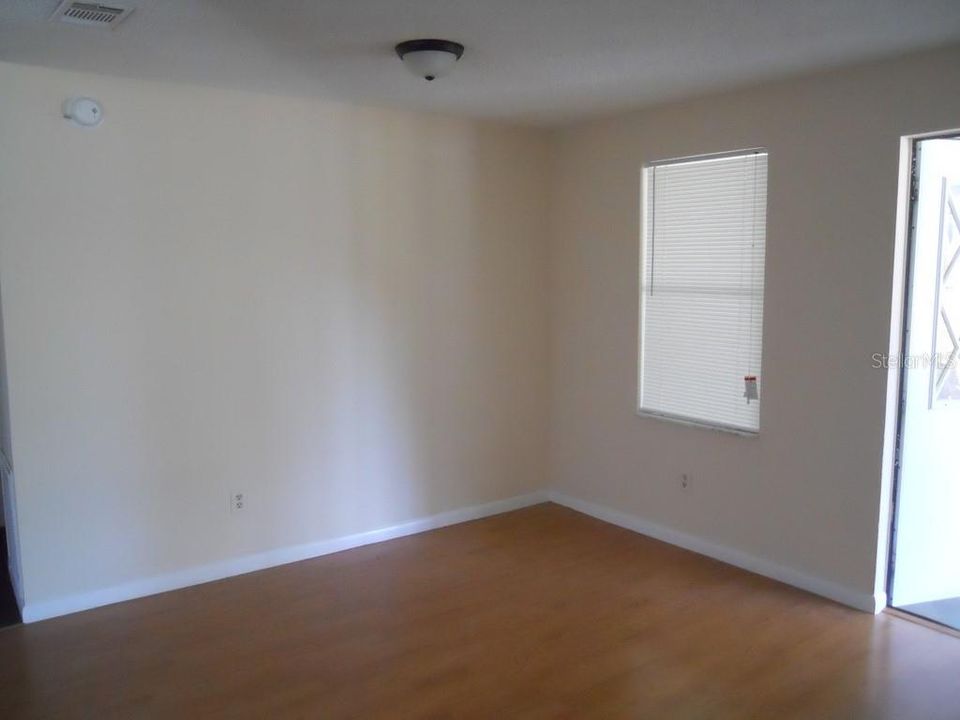 Recently Rented: $1,000 (2 beds, 2 baths, 832 Square Feet)