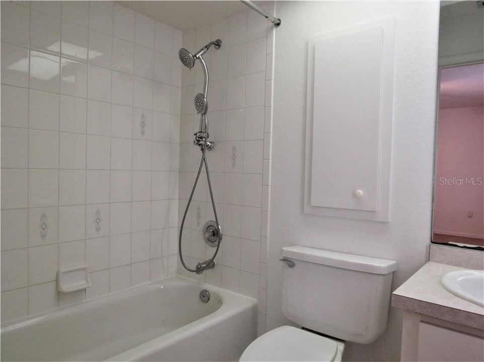 最近售出: $150,000 (2 贝兹, 2 浴室, 975 平方英尺)