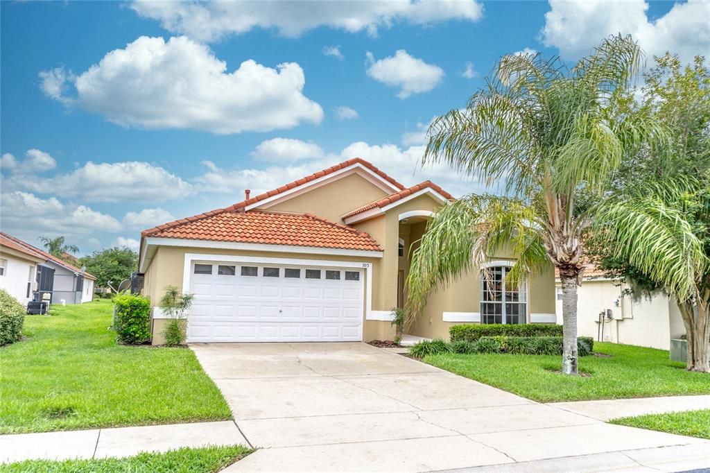 Recently Sold: $365,000 (5 beds, 4 baths, 2208 Square Feet)