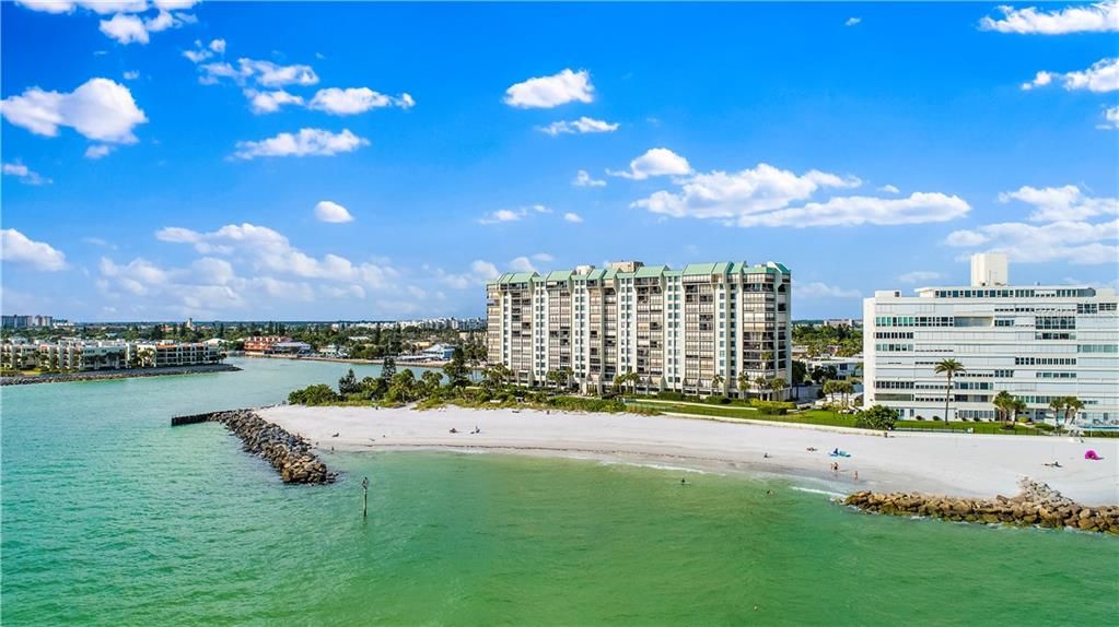 Recently Sold: $542,000 (2 beds, 2 baths, 1180 Square Feet)