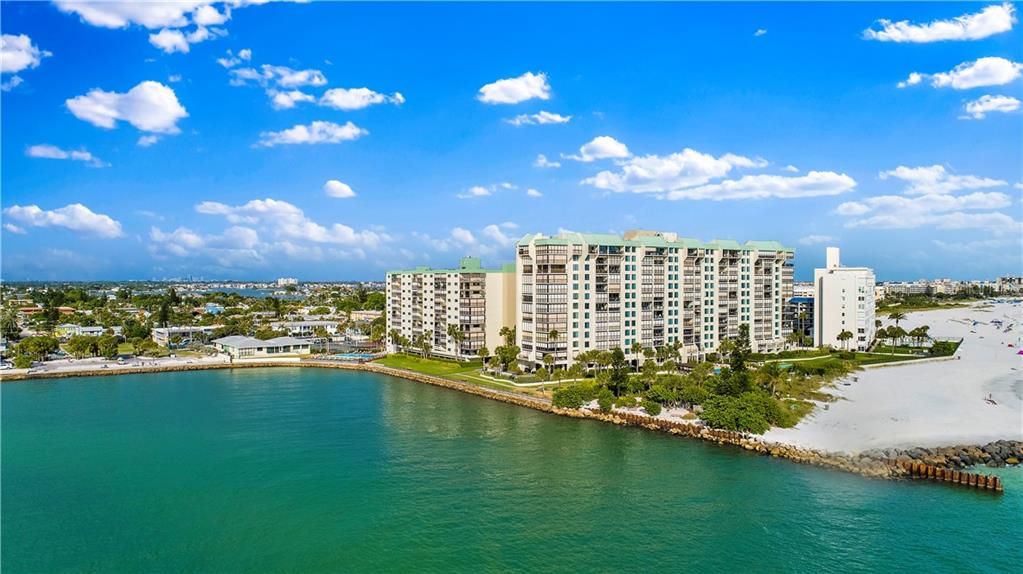 Recently Sold: $542,000 (2 beds, 2 baths, 1180 Square Feet)
