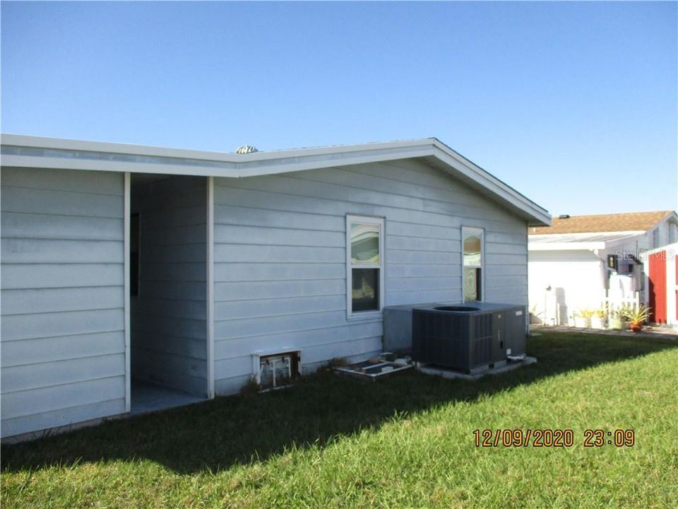 Recently Sold: $89,900 (2 beds, 2 baths, 1144 Square Feet)