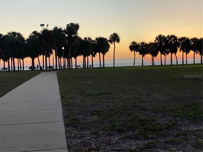 The home is one block from the waterfront and N.Shore Park. Beautiful sunrises along the walking paths