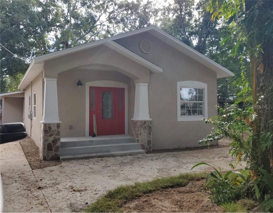 Recently Sold: $210,000 (3 beds, 2 baths, 1192 Square Feet)