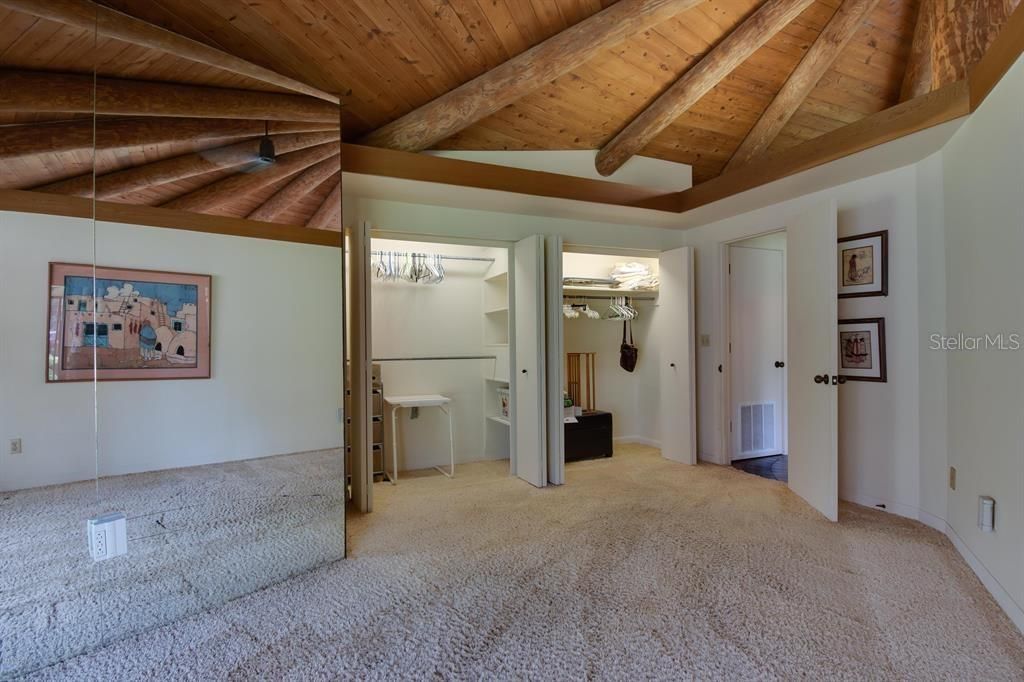 Recently Sold: $1,600,000 (3 beds, 2 baths, 2750 Square Feet)