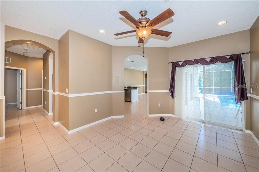 Recently Sold: $335,000 (3 beds, 3 baths, 2195 Square Feet)