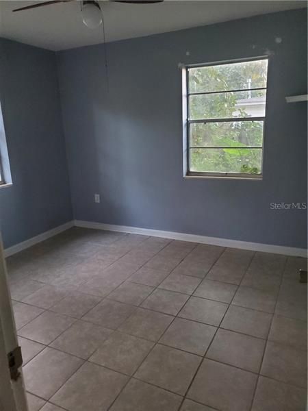 Recently Rented: $950 (3 beds, 1 baths, 1076 Square Feet)