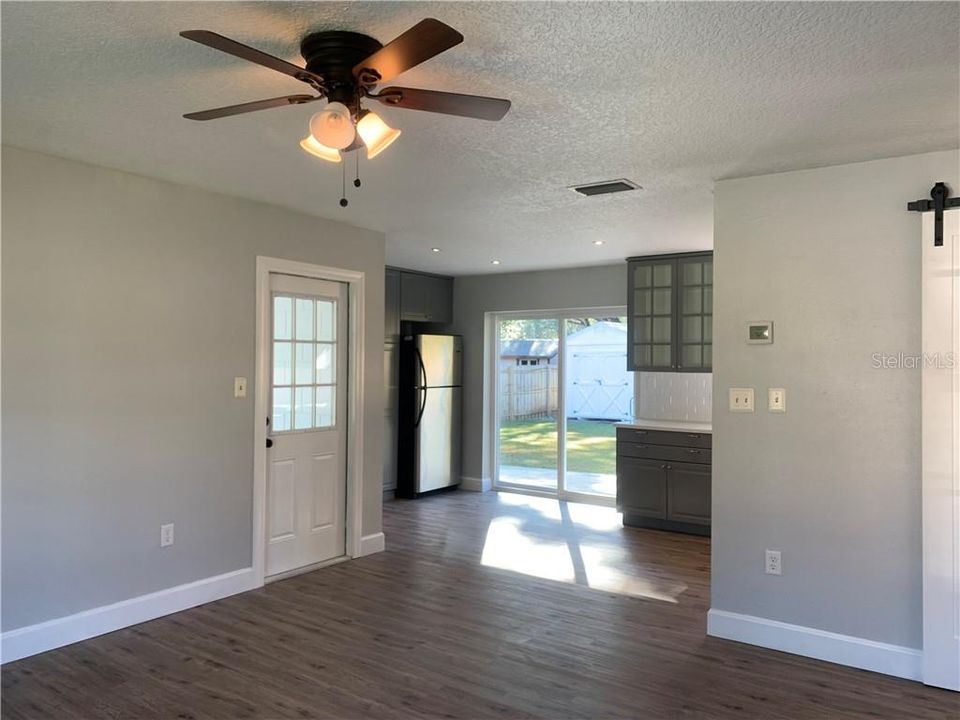 Recently Sold: $137,000 (2 beds, 1 baths, 1072 Square Feet)