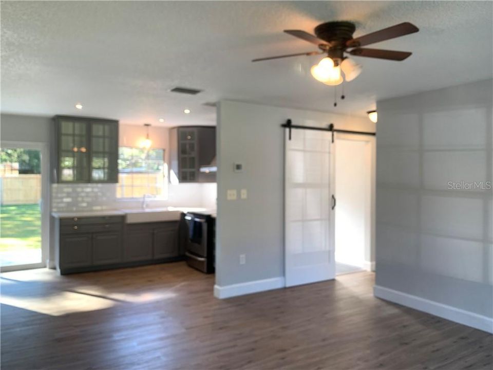 Recently Sold: $137,000 (2 beds, 1 baths, 1072 Square Feet)