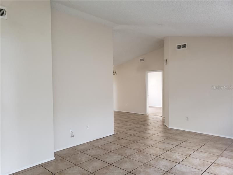 Recently Rented: $1,025 (3 beds, 2 baths, 1144 Square Feet)