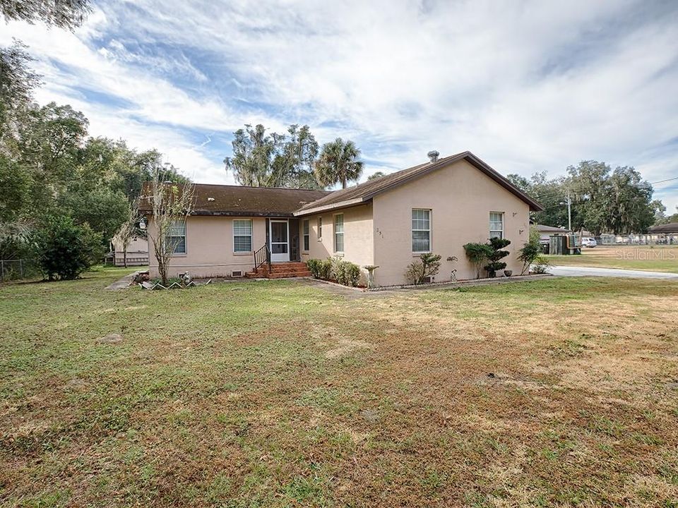 Recently Sold: $230,000 (3 beds, 2 baths, 1970 Square Feet)