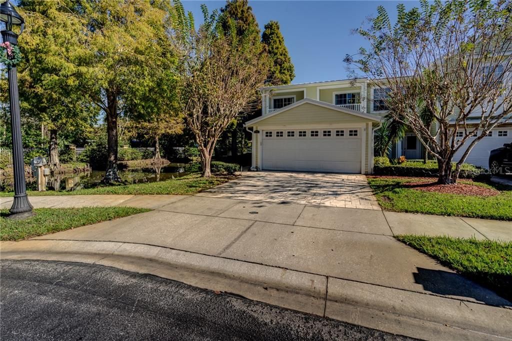 Recently Sold: $390,000 (3 beds, 2 baths, 2137 Square Feet)