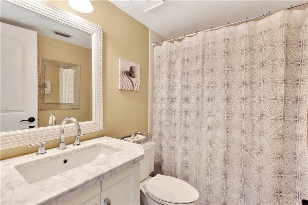 Recently Sold: $249,500 (2 beds, 2 baths, 960 Square Feet)