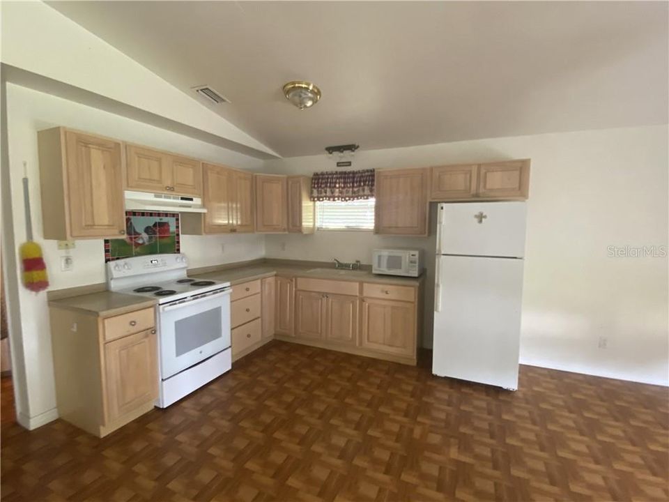 Recently Sold: $149,500 (2 beds, 1 baths, 1136 Square Feet)