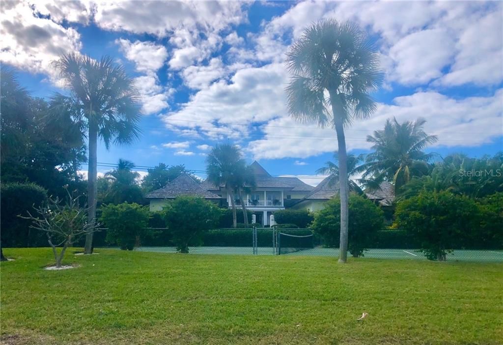 Recently Sold: $6,800,000 (4 beds, 4 baths, 4865 Square Feet)