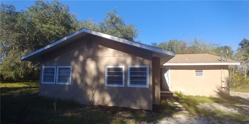 Recently Rented: $1,100 (3 beds, 2 baths, 1650 Square Feet)