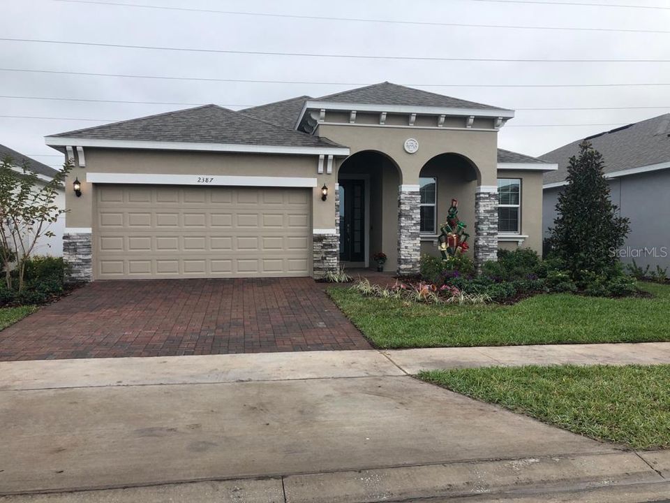 Recently Sold: $341,370 (4 beds, 2 baths, 1966 Square Feet)