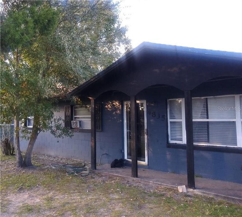 Active With Contract: $83,000 (3 beds, 1 baths, 960 Square Feet)