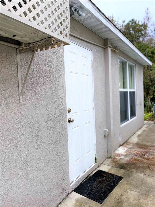 最近租的: $1,000 (1 贝兹, 1 浴室, 400 平方英尺)