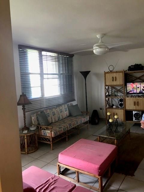 Vendido Recientemente: $180,000 (3 camas, 2 baños, 1000 Pies cuadrados)