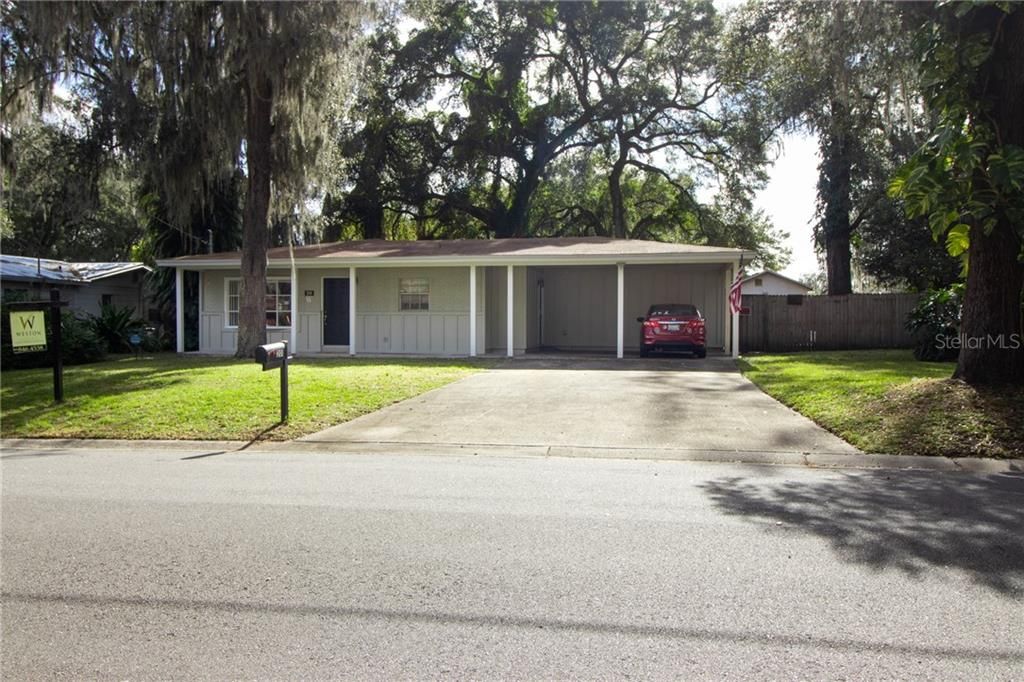 Recently Sold: $214,500 (3 beds, 2 baths, 1356 Square Feet)