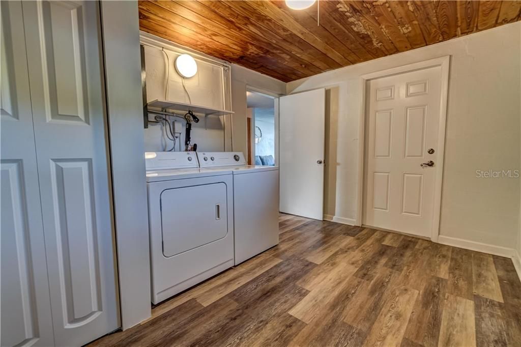 Recently Rented: $3,900 (2 beds, 1 baths, 1161 Square Feet)