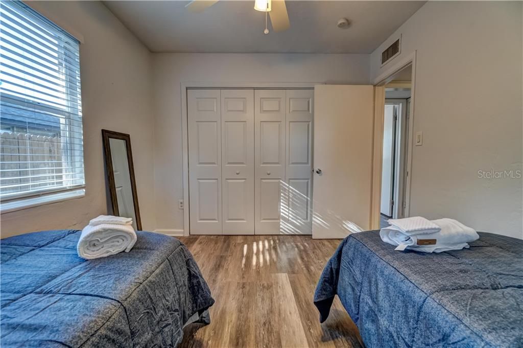 Recently Rented: $3,900 (2 beds, 1 baths, 1161 Square Feet)