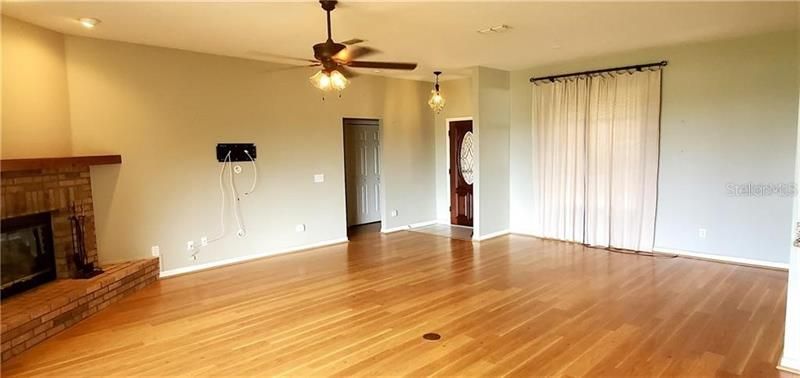 Recently Rented: $1,799 (2 beds, 2 baths, 1540 Square Feet)