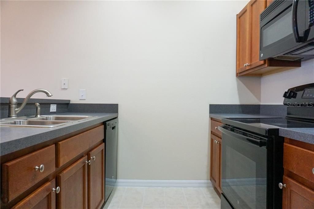 Recently Rented: $1,025 (2 beds, 2 baths, 1056 Square Feet)