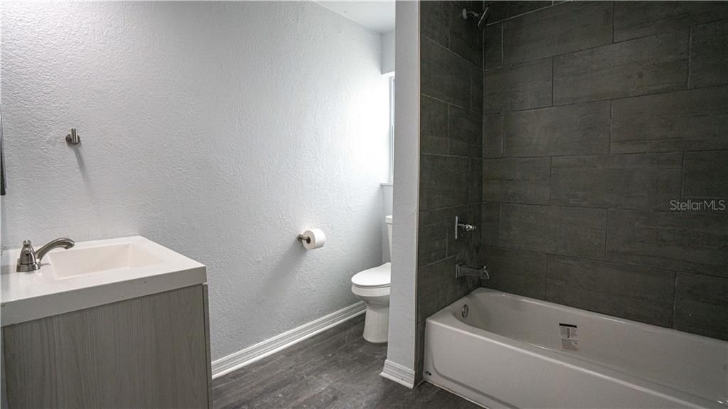 Недавно арендовано: $1,100 (1 спален, 1 ванн, 950 Квадратных фут)