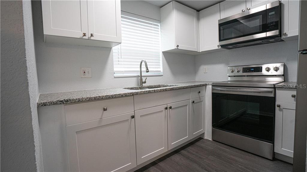 Recently Rented: $1,100 (1 beds, 1 baths, 950 Square Feet)