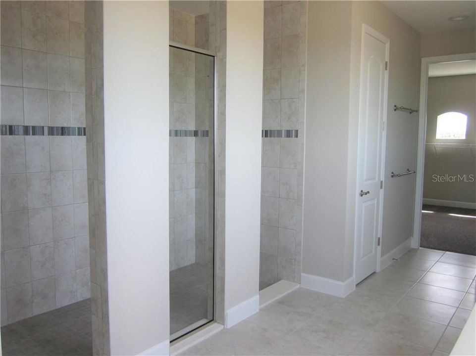 Big Master Bath Walk In Shower!