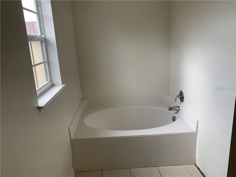 最近租的: $1,300 (4 贝兹, 2 浴室, 2160 平方英尺)