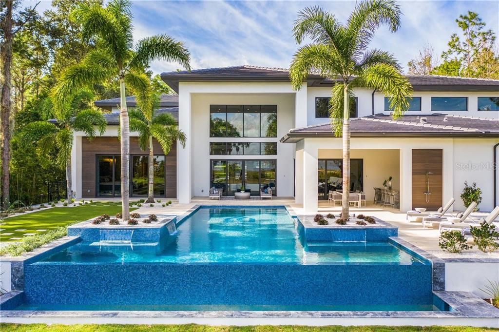 Recently Sold: $2,800,000 (5 beds, 5 baths, 7646 Square Feet)